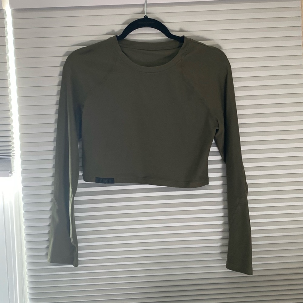 Alphalete cropped green long sleeve- size medium